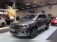 Volkswagen Tiguan - 1.4 TSI 122PK R-Line Cruise Trekhaak Airco