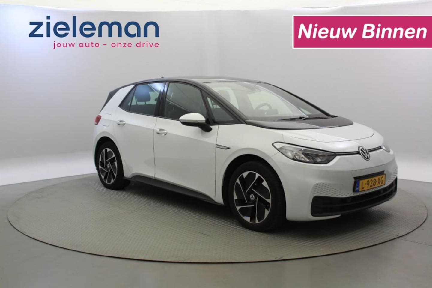 Volkswagen ID.3 - Life 58 kWh - Carplay, Stoel/stuur verwarming - AutoWereld.nl