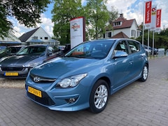 Hyundai i30 - 1.6I I-MOTION / AIRCO-ECC / CRUISE CTR. / PDC / ELEK. RAMEN