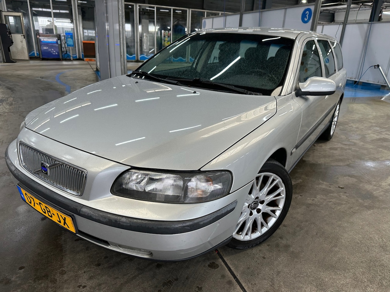 Volvo V70 - AUTOMAAT MET AIRCO & JAAR APK! - AutoWereld.nl