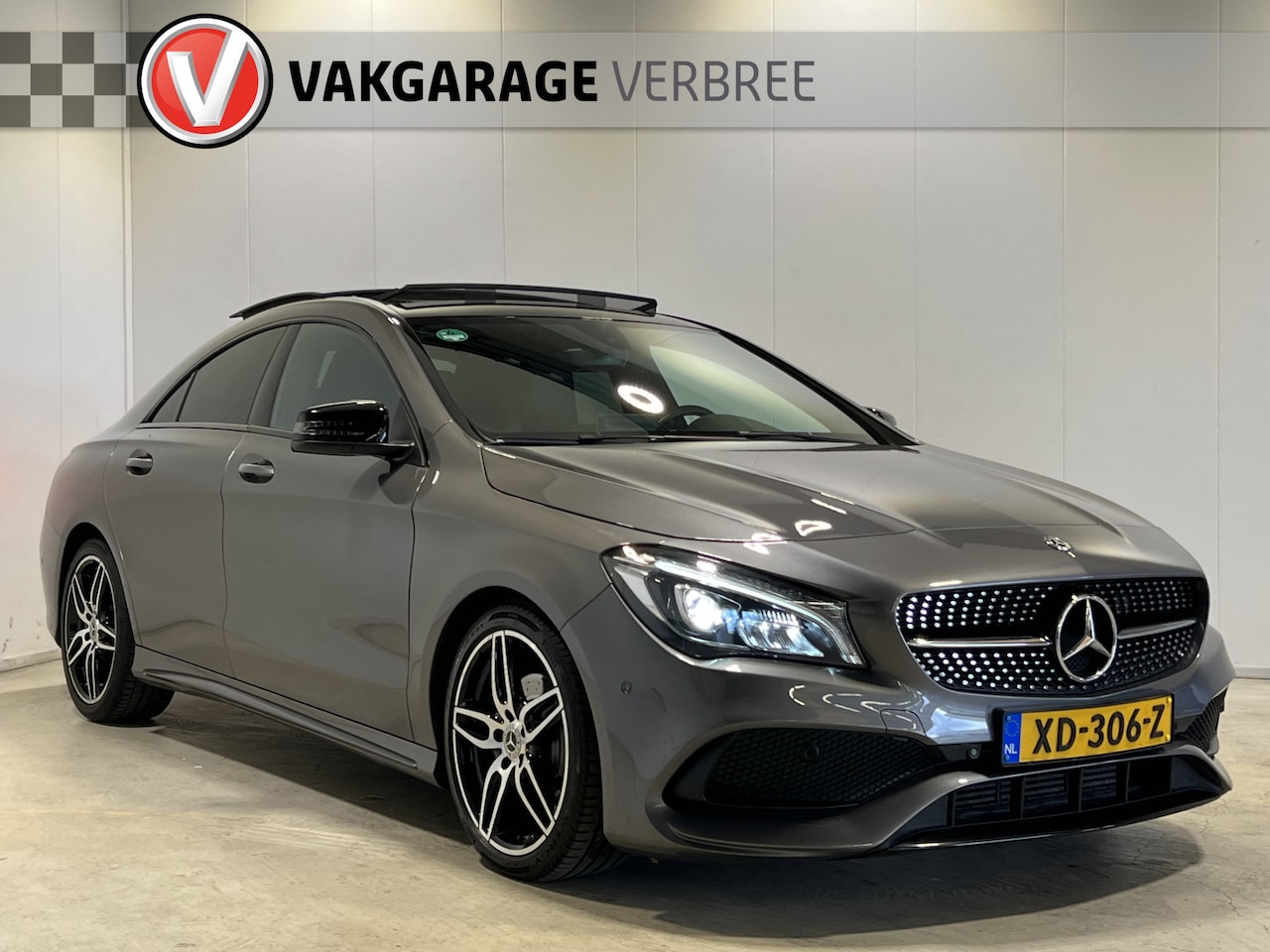 Mercedes-Benz CLA-Klasse - 180 Business Solution AMG | Navigatie | LM Velgen 18" | Panoramisch Schuifdak | Voorstoele - AutoWereld.nl