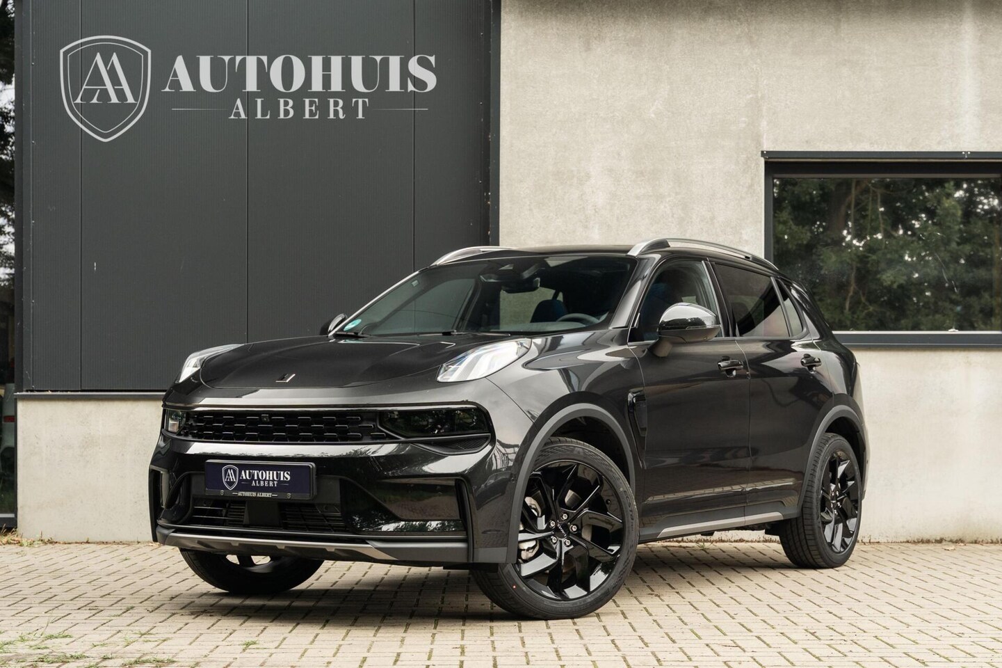 Lynk & Co 01 - 1.5 PHEV Black Editon 360c Pano ACC Infinity - AutoWereld.nl