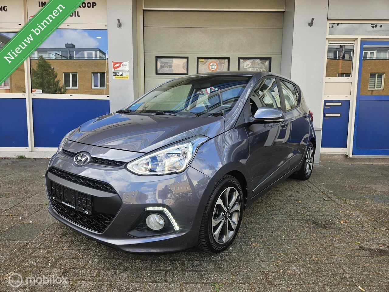 Hyundai i10 - 1.2 Style 87 pk Winter Pakket Cruise Control PDC LED - AutoWereld.nl