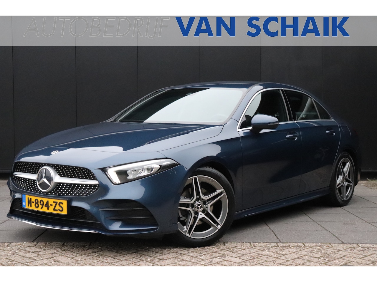 Mercedes-Benz A-klasse - 180 Buss. Sol. AMG-LINE | AUT | CAMERA | WIFI | LEDER | M-BUX - AutoWereld.nl