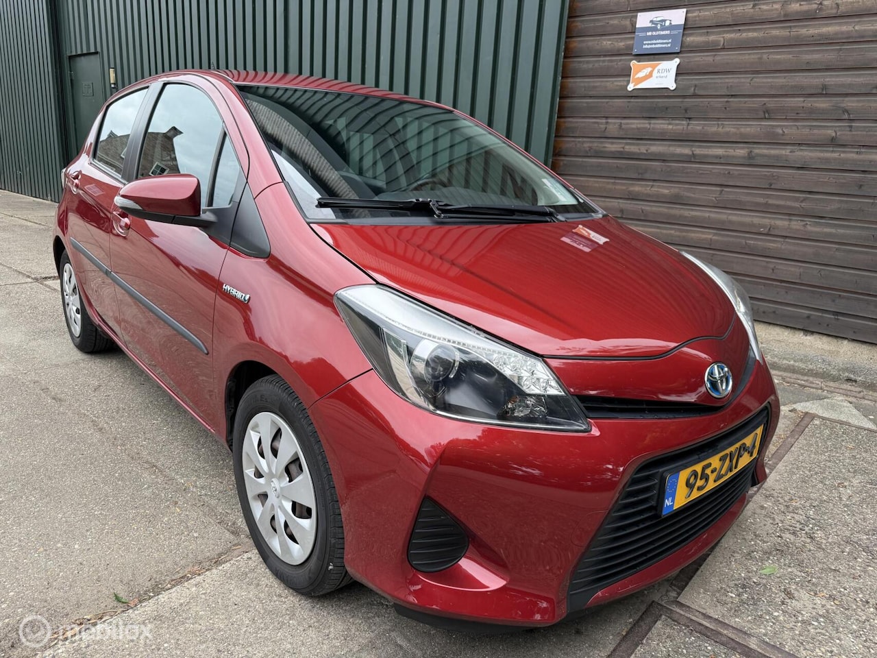 Toyota Yaris - 1.5 Full Hybrid Aspiration Navi/Cruise NAP - AutoWereld.nl