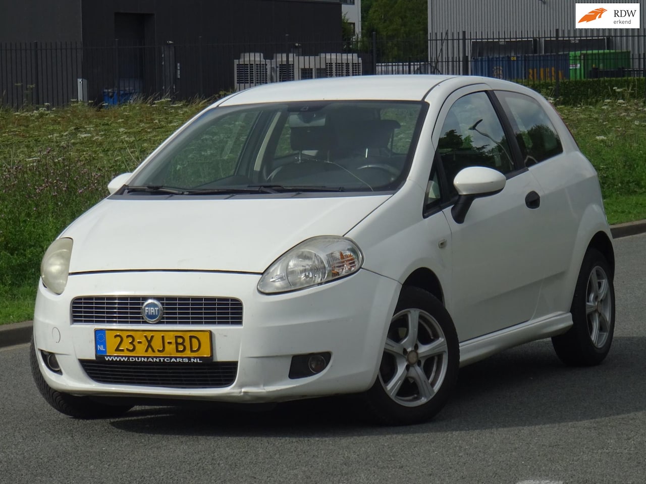 Fiat Grande Punto - 1.4 Active BJ2007 AIRCO/LMVELG/APK - AutoWereld.nl