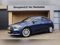 Mercedes-Benz B-klasse - 220 190PK Launch Edition Premium Widescreen LED Burmester Trekhaak H-Leder 17inch LM A-Cam