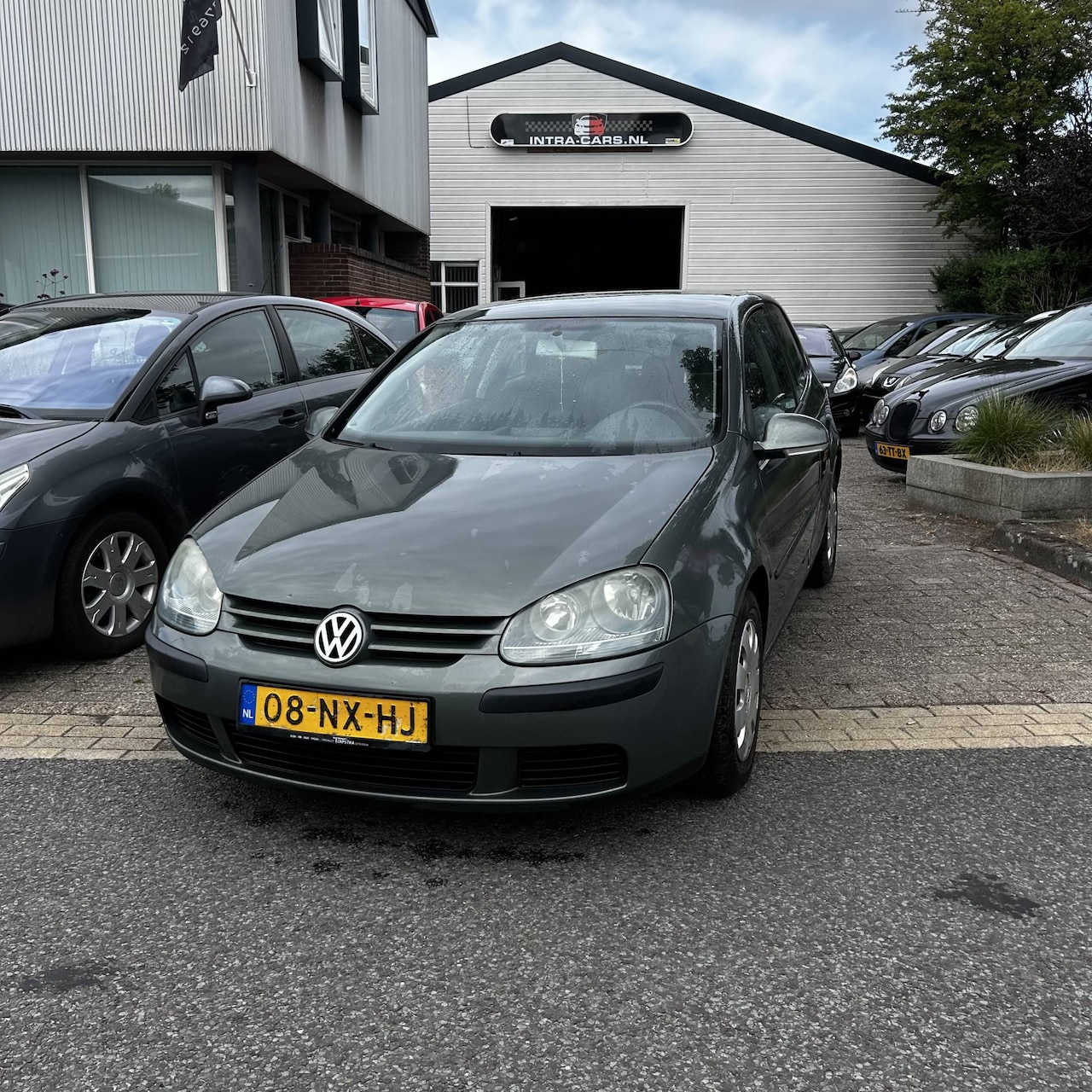 Volkswagen Golf - 1.4 Trendline Goed rijdende Volkswagen Golf met o.a. Elektr ramen, Cruise. - AutoWereld.nl