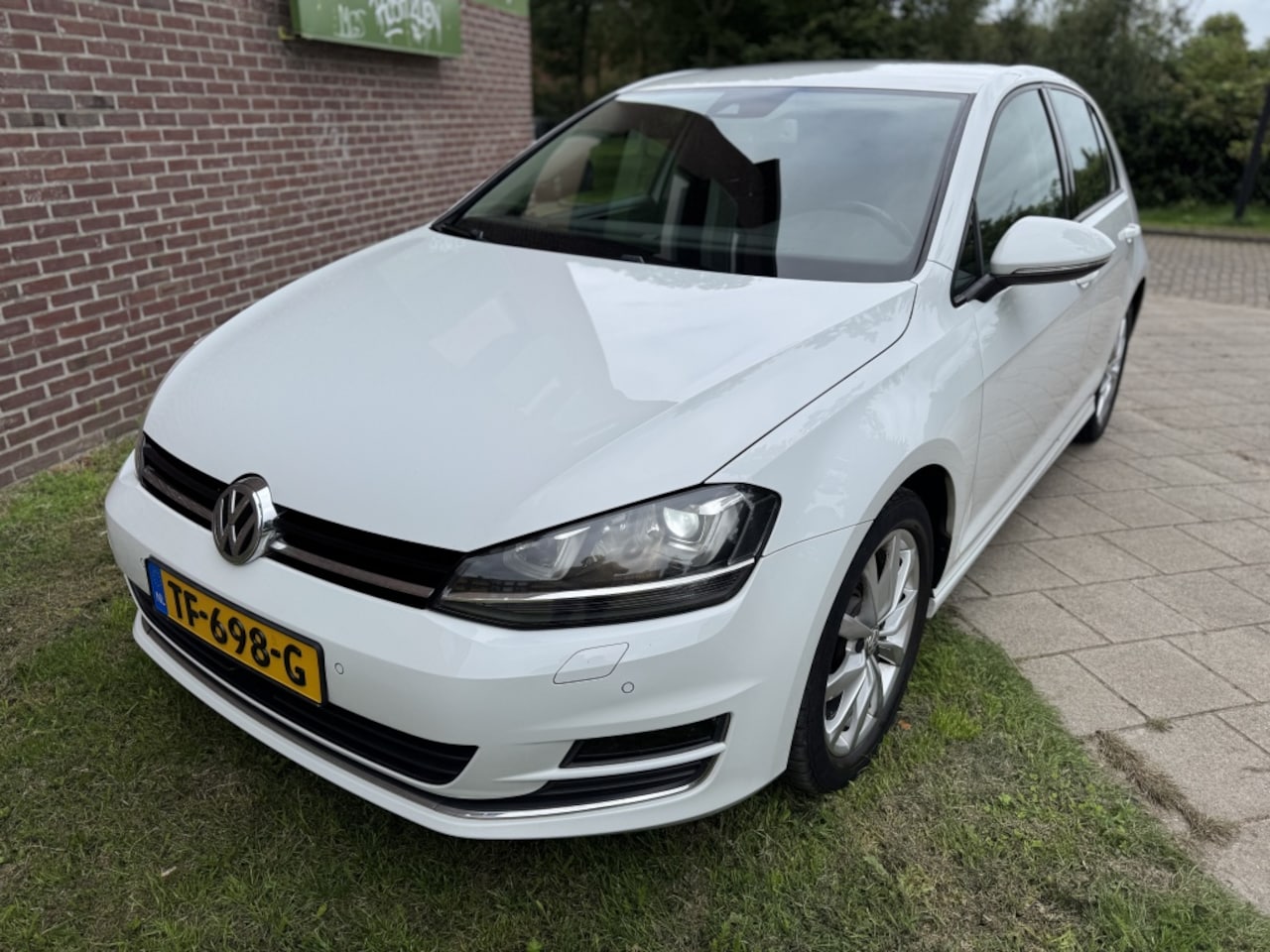 Volkswagen Golf - 1.4 TSI H-line Aut|Clima|Cruise|Navi|Xenon - AutoWereld.nl