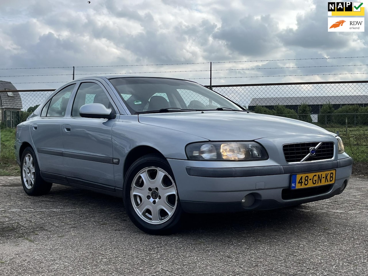 Volvo S60 - 2.4 Airco Trekhaak APK tot november 2025! - AutoWereld.nl