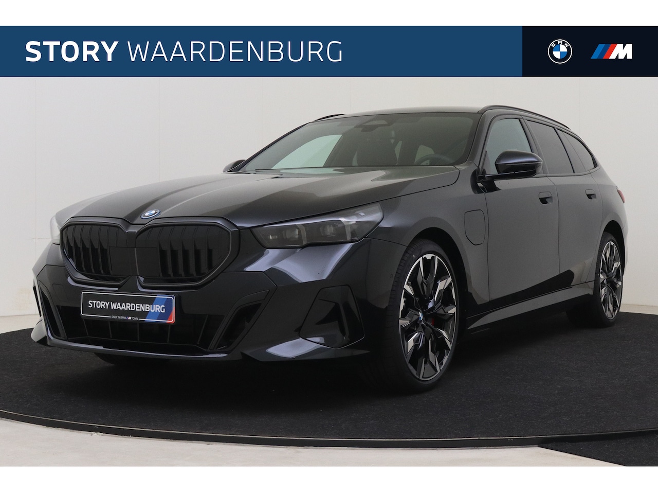 BMW 5-serie Touring - 530e M Sport Automaat / Panoramadak / Trekhaak / Achteruitrijcamera / Bowers & Wilkins  / - AutoWereld.nl