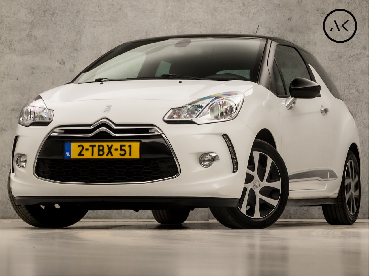 Citroën DS3 - 1.2 VTi So Chic (NAVIGATIE, CLIMATE, BLUETOOTH, ALCANTARA, SPORTSTOELEN, CRUISE, TREKHAAK, - AutoWereld.nl