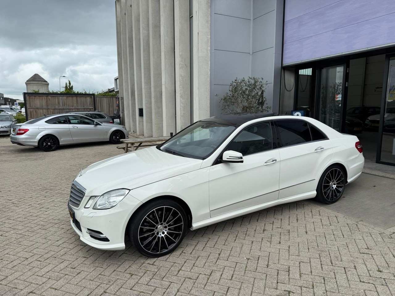 Mercedes-Benz E-klasse - 500 AMG Edition! PANO! LUCHTVERING! INRUIL MOGELIJK! - AutoWereld.nl