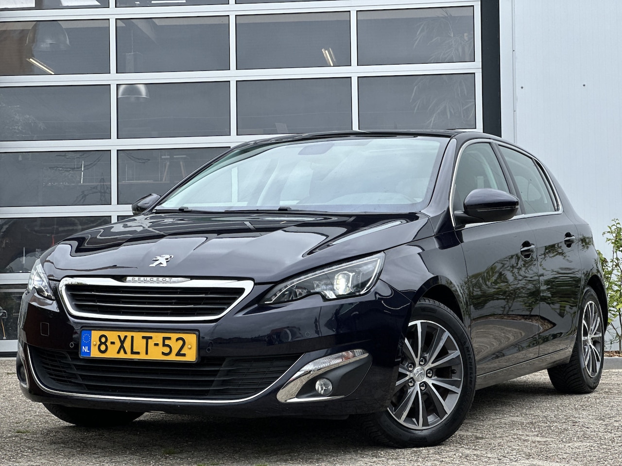 Peugeot 308 - 1.2 e-THP Blue Lease Premium 131PK | Audio-navigatie full map | Cruise control | LED kopla - AutoWereld.nl