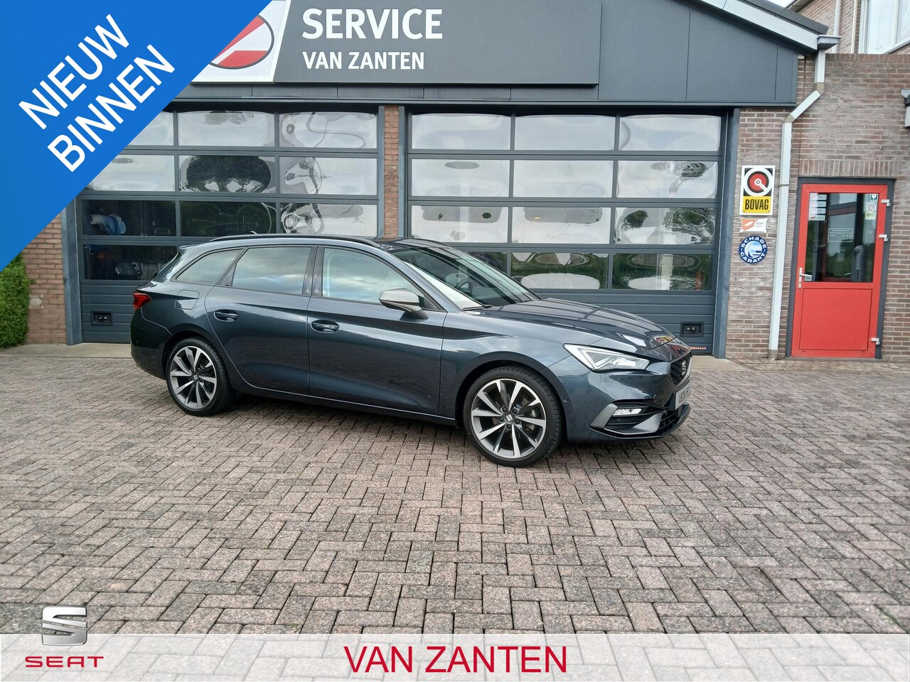 SEAT Leon Sportstourer - 1.5 eTSI FR Business Intense DSG-7 + Panoramadak + 18 inch + Trekhaak etc. - AutoWereld.nl