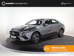 Mercedes-Benz A-klasse - 250e Star Edition Luxury Line | DISTRONIC | Trekhaak | Dodehoekassistent