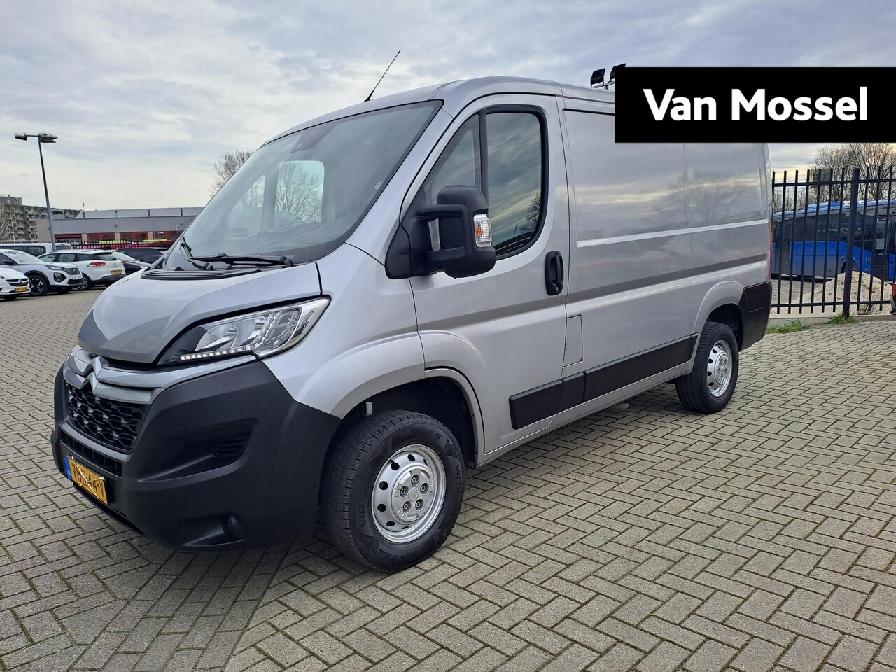 Citroën Jumper - 30 2.2 BlueHDi 120 L1H1 Club | Airco | Navigatie | Bluetooth | Cruise control - AutoWereld.nl