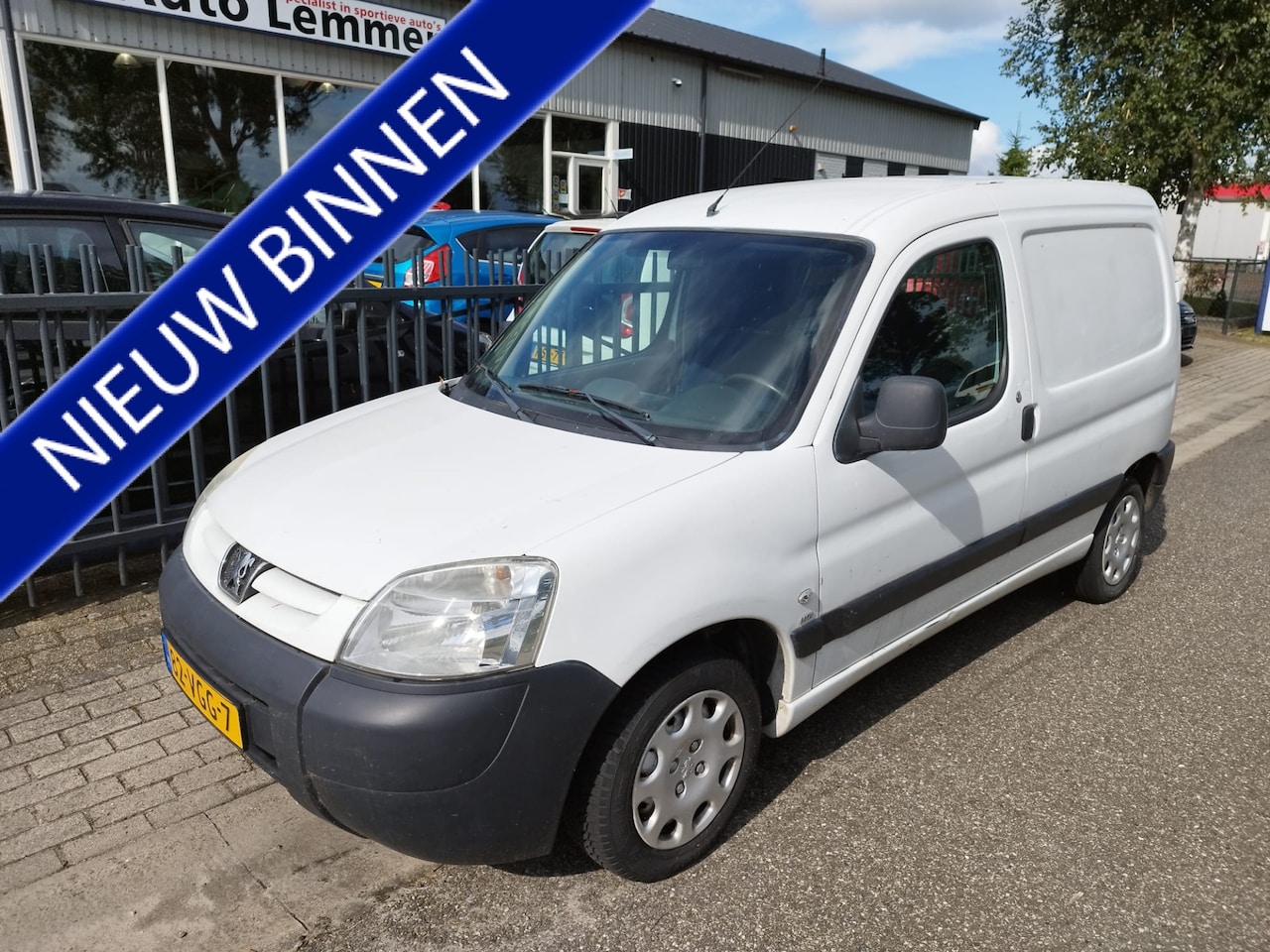 Peugeot Partner - 1.6HDI ** AIRCO ** TREKHAAK ** APK - AutoWereld.nl