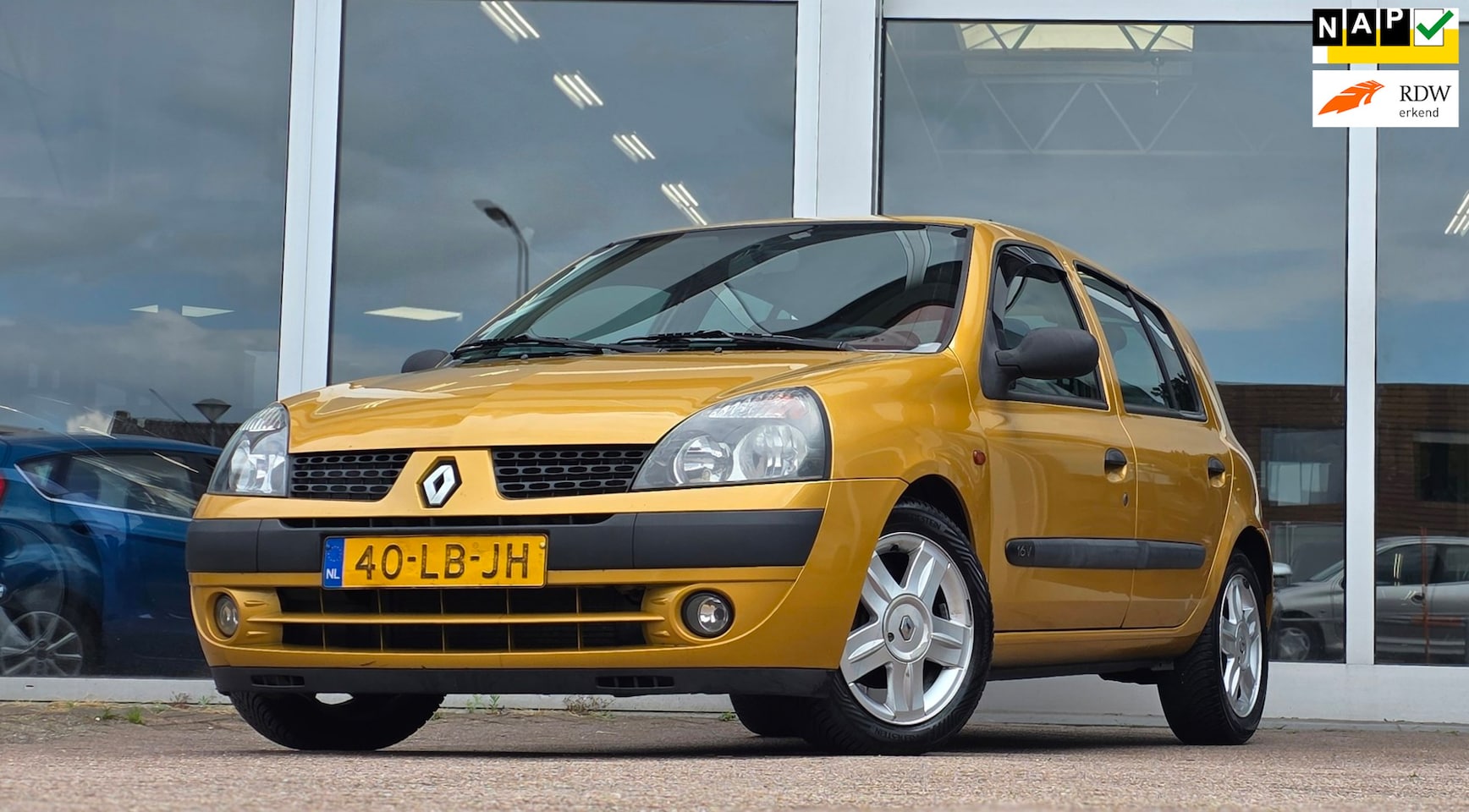 Renault Clio - 1.2i 16V Dynamique Nieuwe APK Airco 5-Drs Garantie - AutoWereld.nl