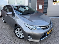 Toyota Auris - 1.6 Aspiration / Navi / Camera / PDC / AUT / Clima / Cruise