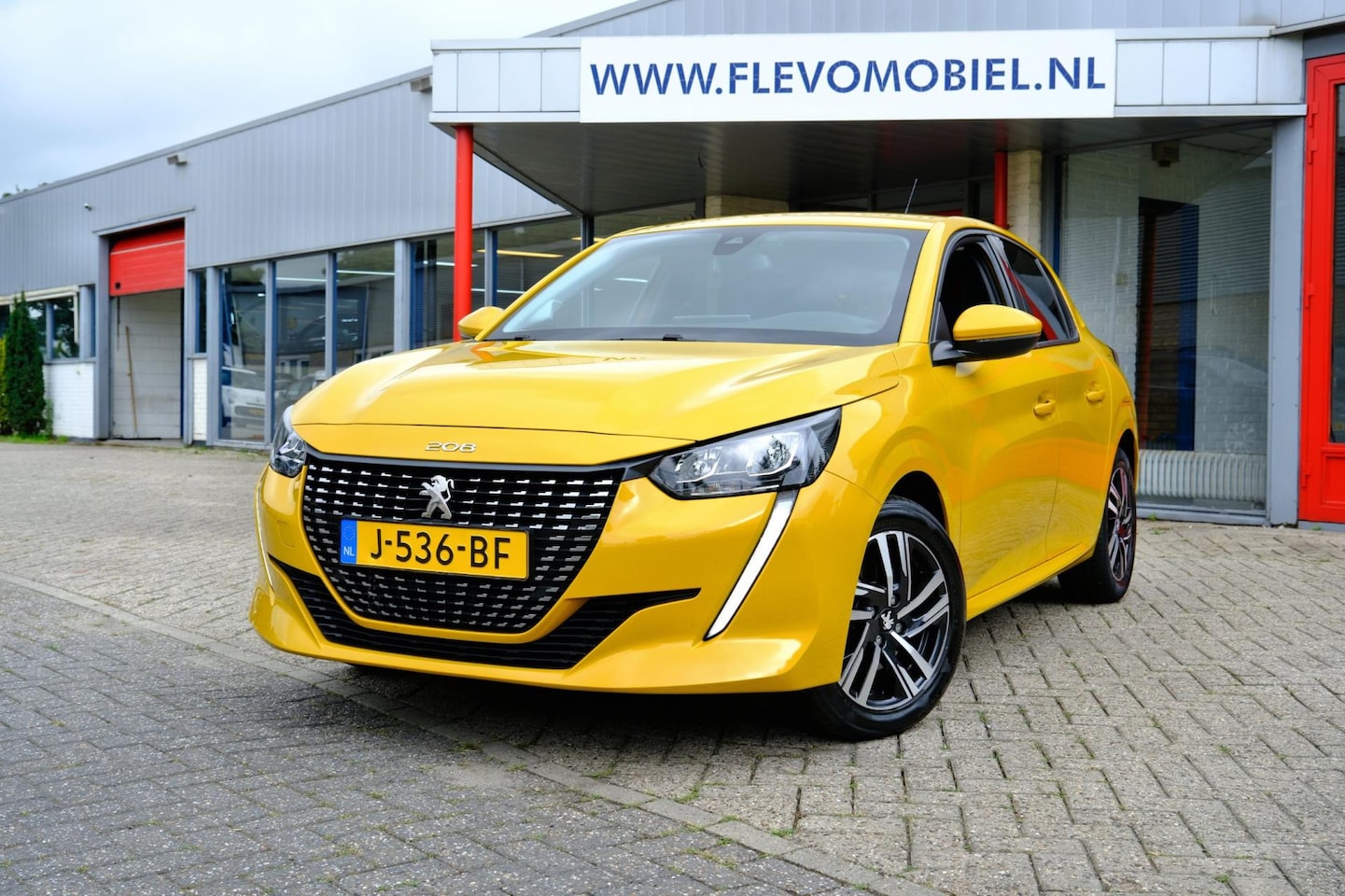 Peugeot 208 - 1.5 BlueHDi Blue Lease Allure Navi|i-Cockpit|1e Eig|Clima|Cam - AutoWereld.nl