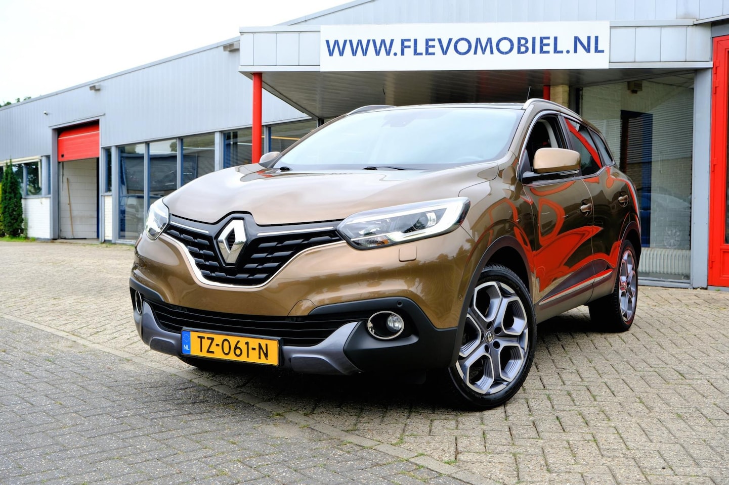 Renault Kadjar - 1.5 dCi Intens Pano|Half Leder|Navi|Cam|ParkAssist|LMV - AutoWereld.nl