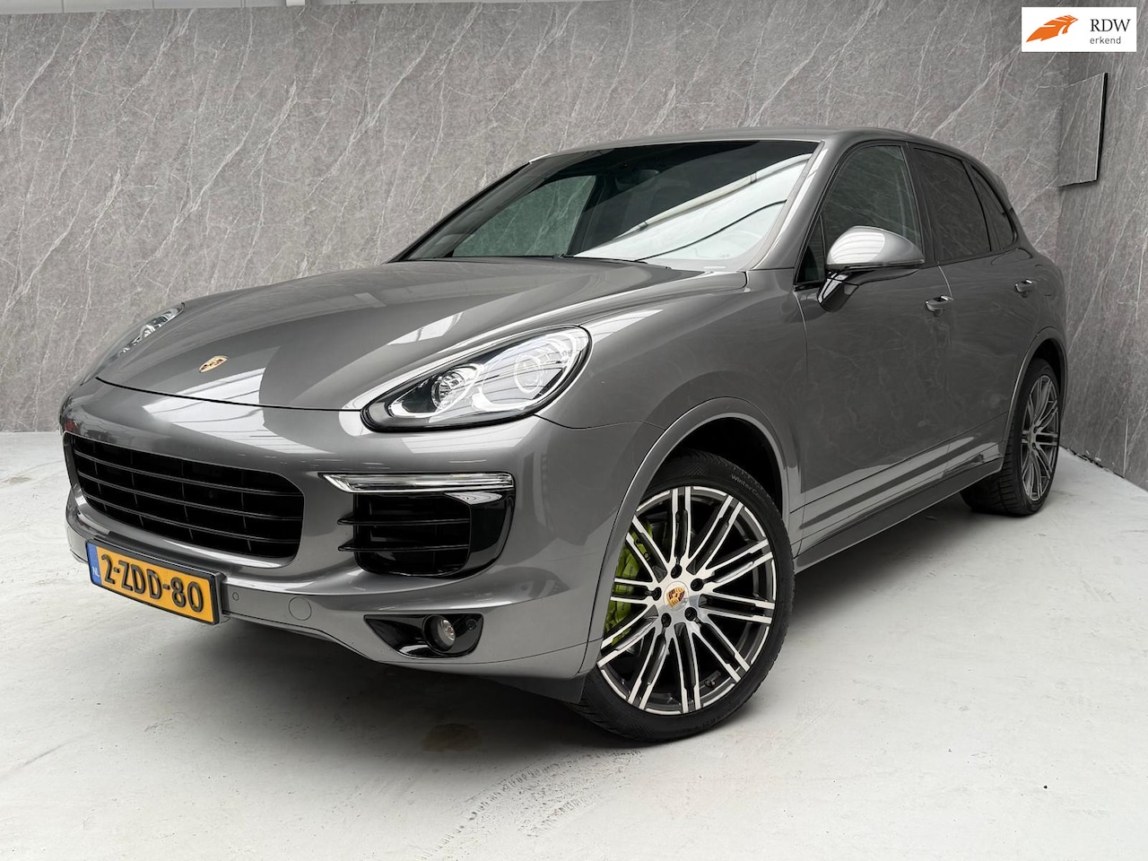 Porsche Cayenne - 3.0 S E-Hybrid / NAP / Goed Onderhouden - AutoWereld.nl