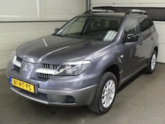 Mitsubishi Outlander - 2.0 Invite Plus - Airco - Mooie auto - Trekhaak