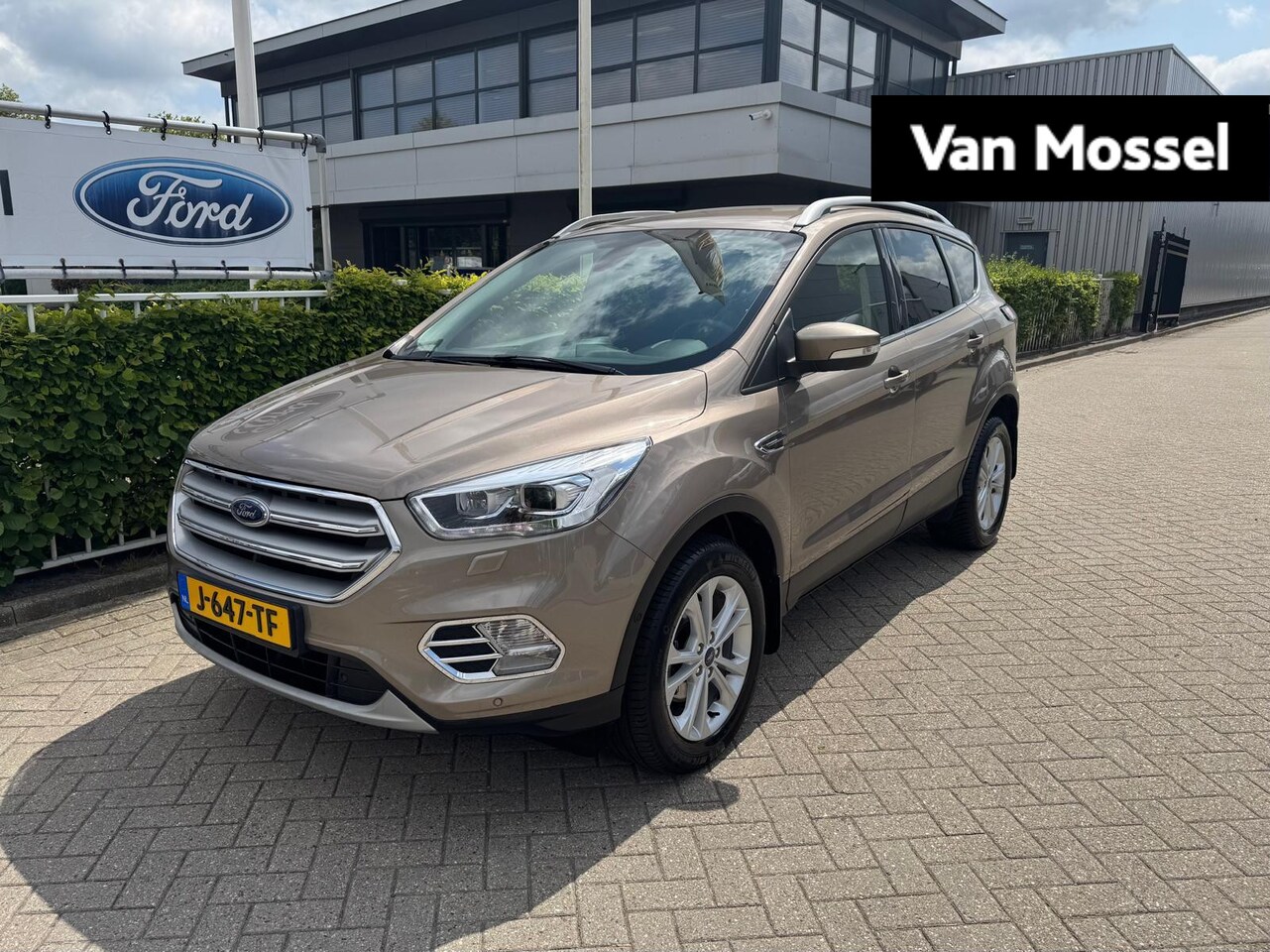 Ford Kuga - 1.5 EcoBoost Titanium | 150pk | Trekhaak (Max 2000KG!) | Verwarmbare Voorstoelen/Stuur/Voo - AutoWereld.nl