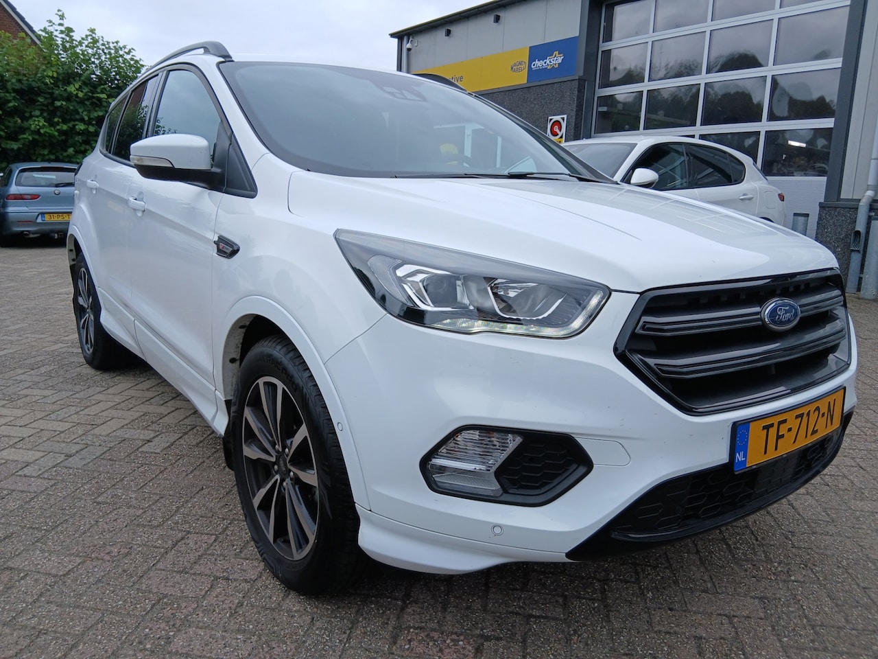 Ford Kuga - 1.5 EcoBoost ST Line - Trekhaak - Camera - Navigatie - AutoWereld.nl