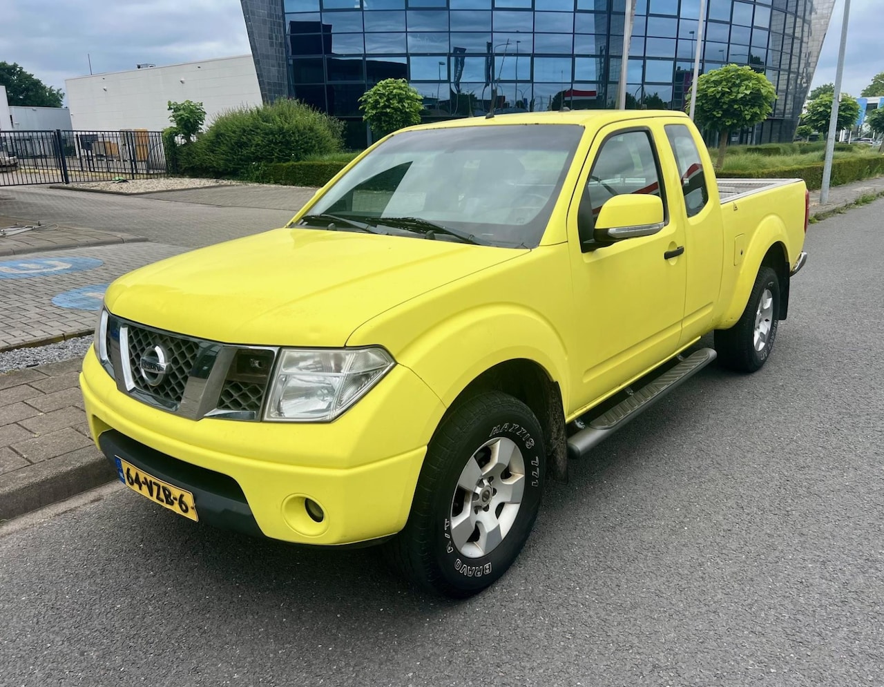 Nissan Navara - 2.5 dCi XE Double Cab 2.5 dCi XE Double Cab - AutoWereld.nl
