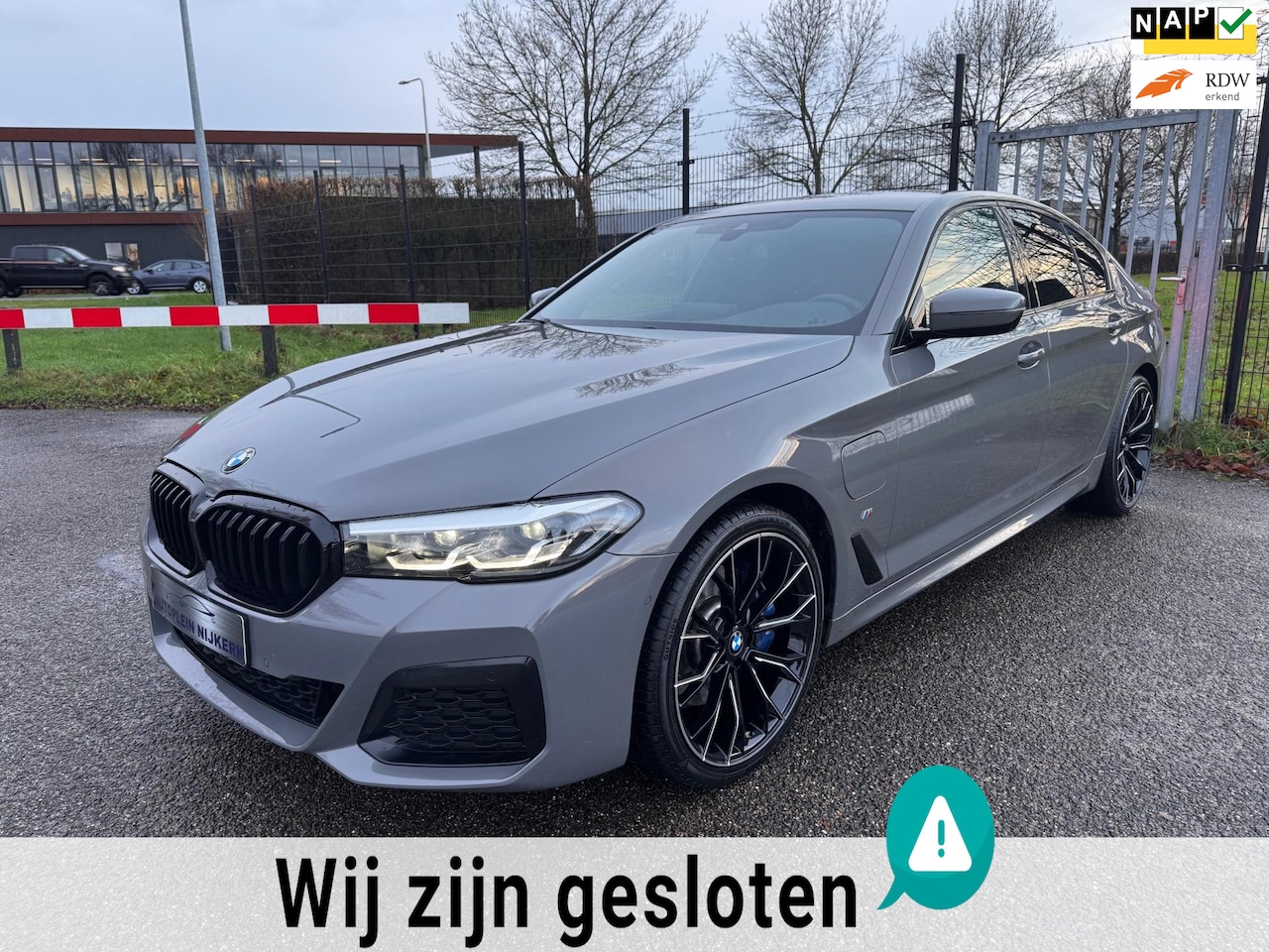 BMW 5-serie - 530e Exe Facelift M-Sport LED 20inch Carplay Plug in Hybrid - AutoWereld.nl