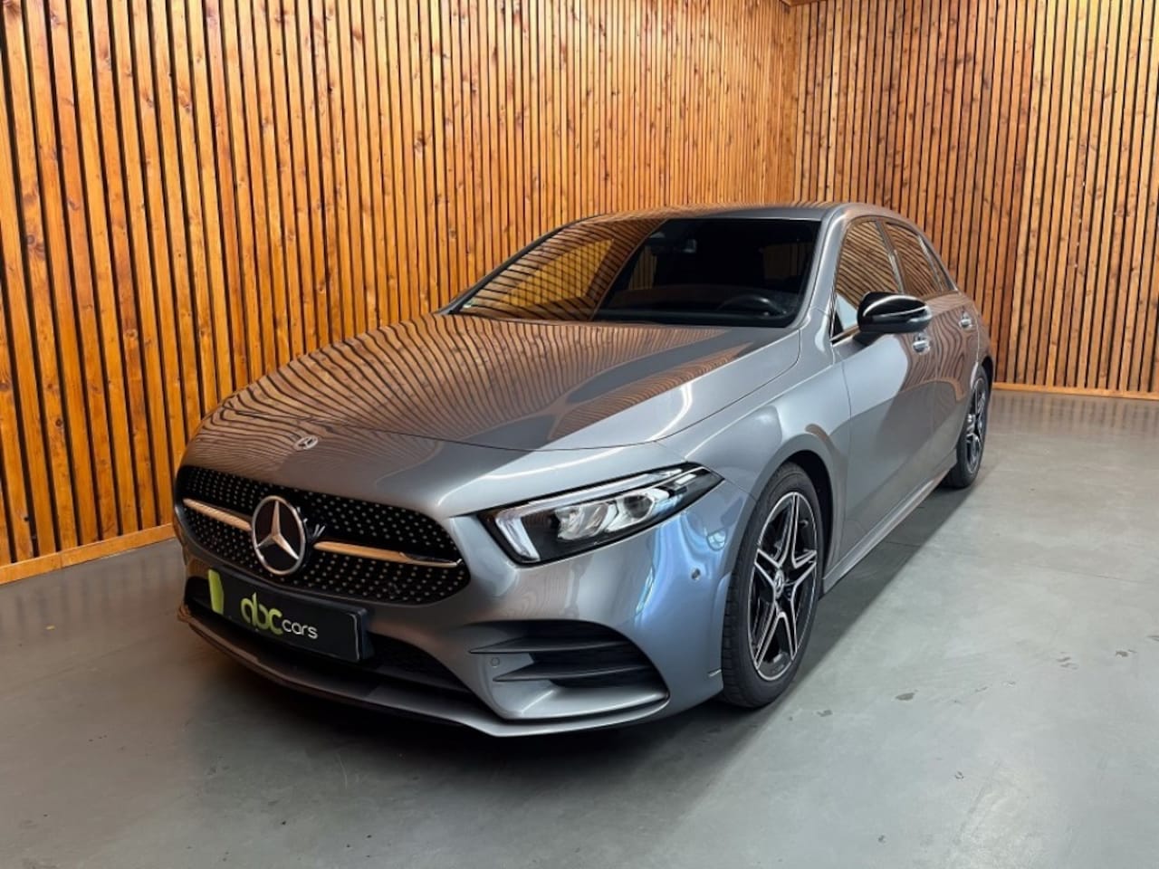 Mercedes-Benz A-klasse - A 250e AMG AUTOMAAT/ SFEER/ NIGHT PAKKET - AutoWereld.nl
