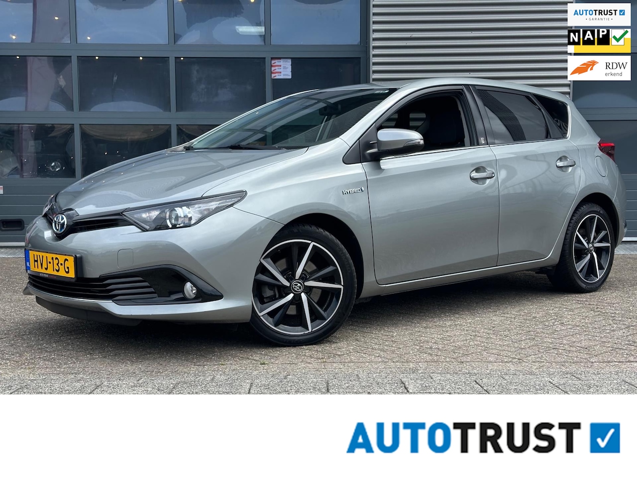 Toyota Auris - 1.8 Hybrid Dynamic | CRUISECR | Camera | Climate | NAP - AutoWereld.nl