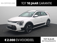Kia Niro EV - DynamicLine 64.8 kWh | 3-fase 11KW laden | Climate Control | Navigatie | LM Velgen | Eerst