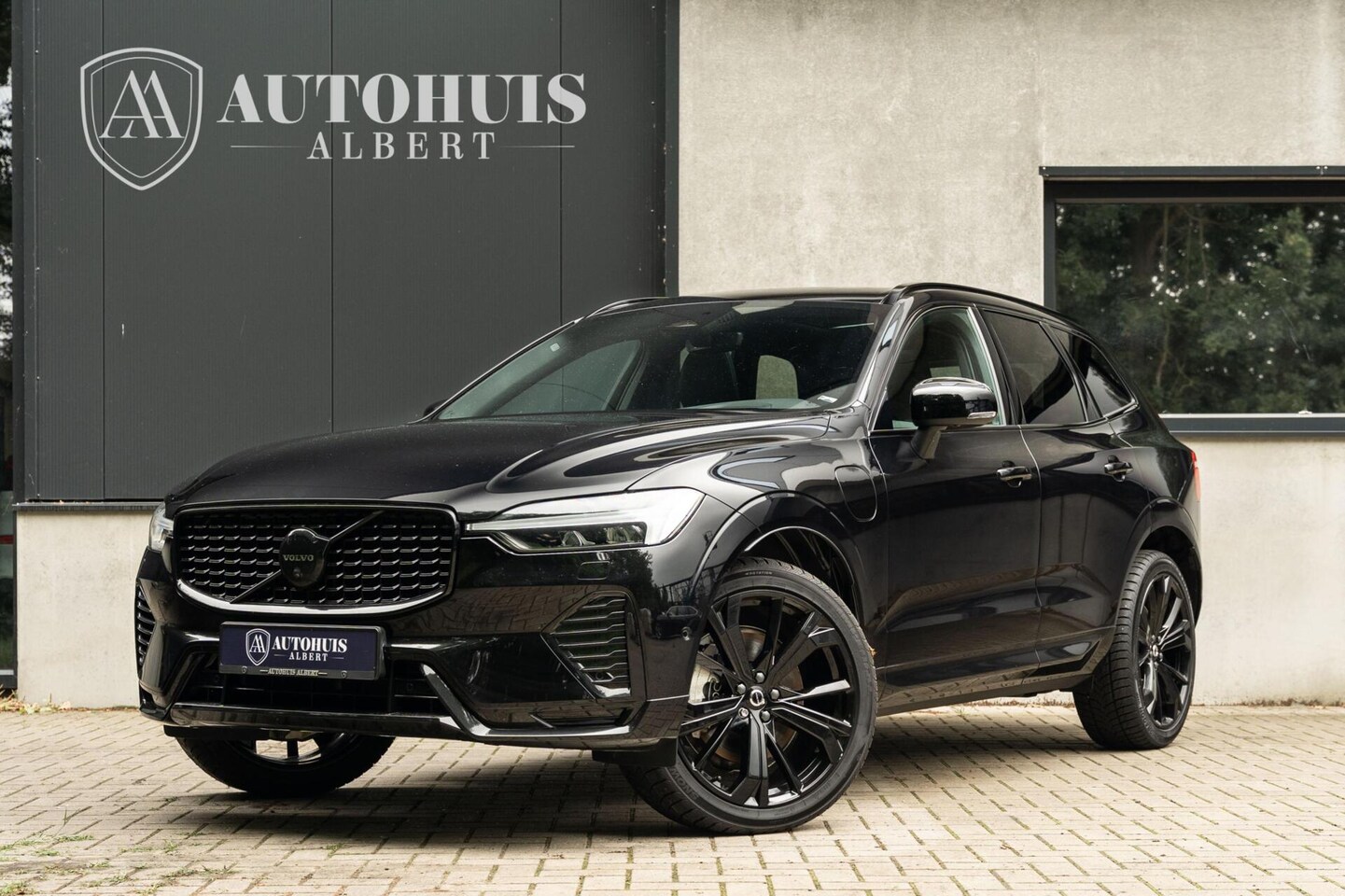 Volvo XC60 - 2.0 T8 AWD Ultimate Black Edition Massage H&K 360c - AutoWereld.nl