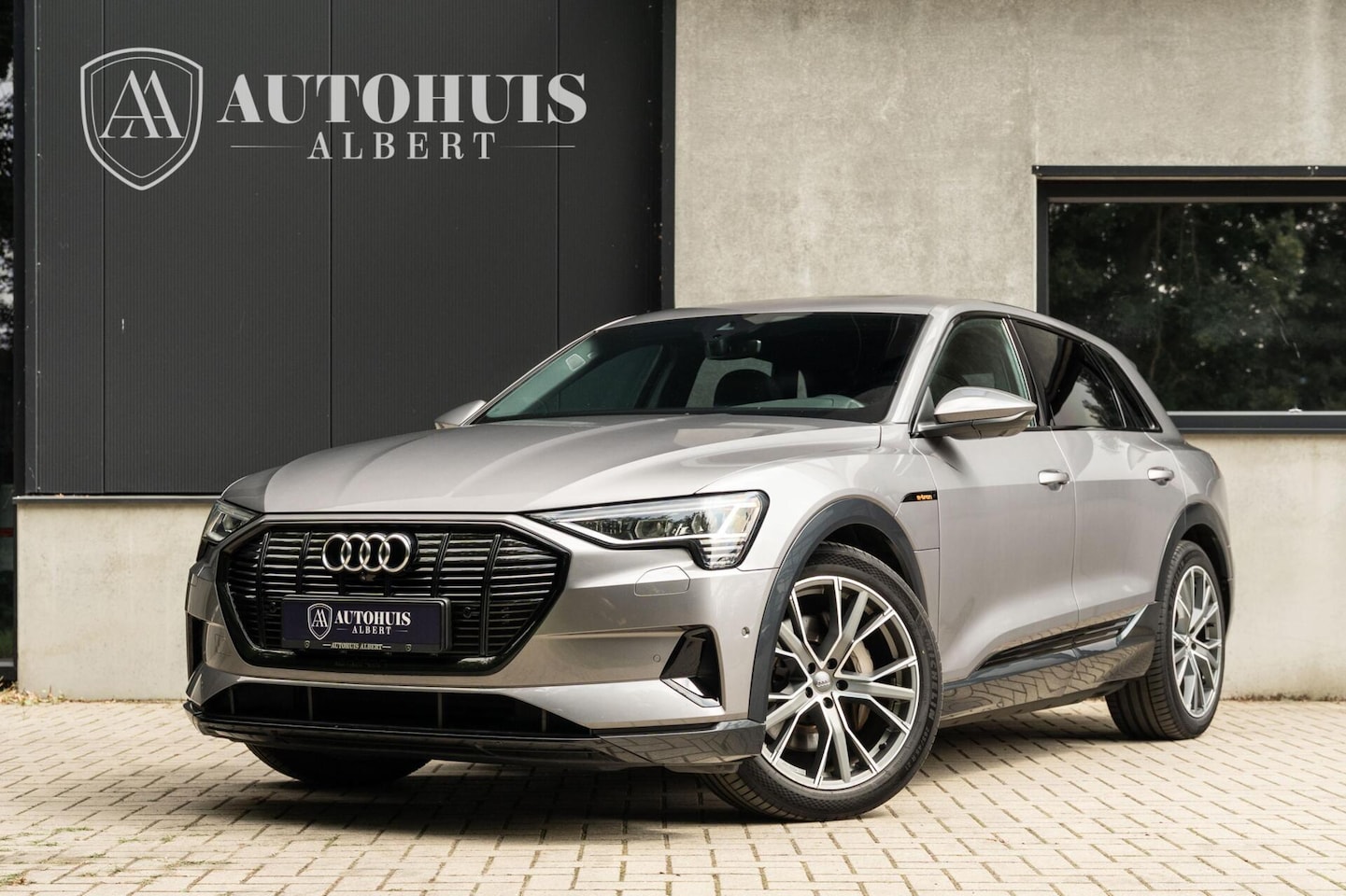 Audi e-tron - e-tron 55 quattro Black S Interior B&O 360c 21' - AutoWereld.nl
