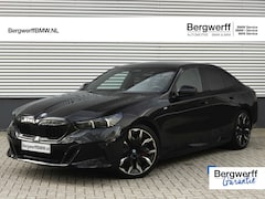 BMW 5-serie - 550e xDrive - M-Sport Pro - Pano - Onderstel Prof - Trekhaak - Stoelventilatie