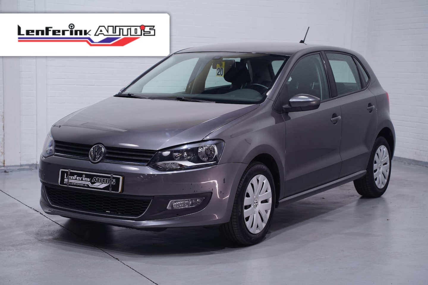Volkswagen Polo - 1.4-16V Highline navigatie PDC-achter Climacontrolle cruise-controle linker en rechter sto - AutoWereld.nl