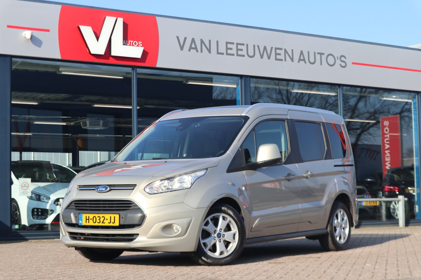 Ford Tourneo Connect Compact - 1.0 Titanium | Cruise | Trekhaak | Clima - AutoWereld.nl