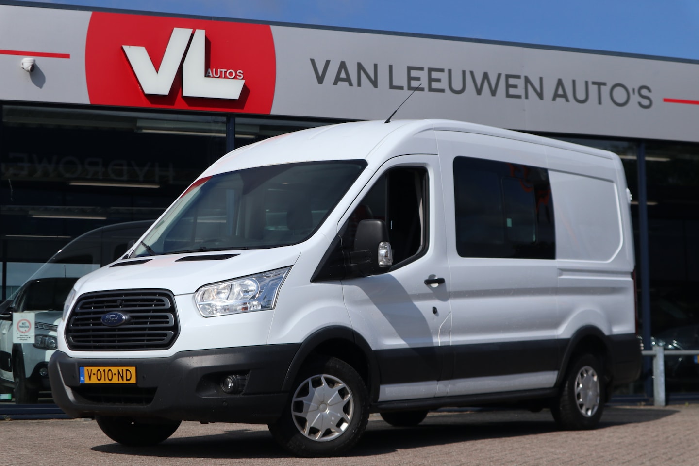 Ford Transit - 310 2.0 TDCI L2H2 DC Trend | Airco | Radio | Sonsoren rondom | 6 Persoons | - AutoWereld.nl
