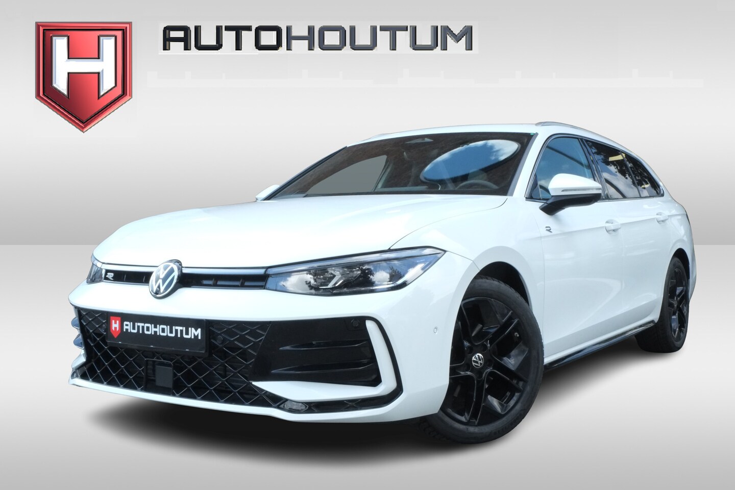 Volkswagen Passat Variant - 2.0 TDI R-Line Business Panoramadak, Trekhaak, Lederen sportstoelen, Head-up display - AutoWereld.nl