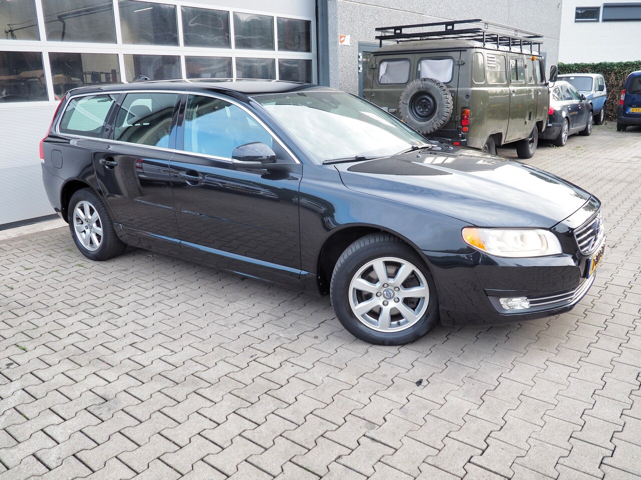 Volvo V70 - 1.6 T4 Nordic+ LEDER STANDKACHEL TREKH. CLIMA