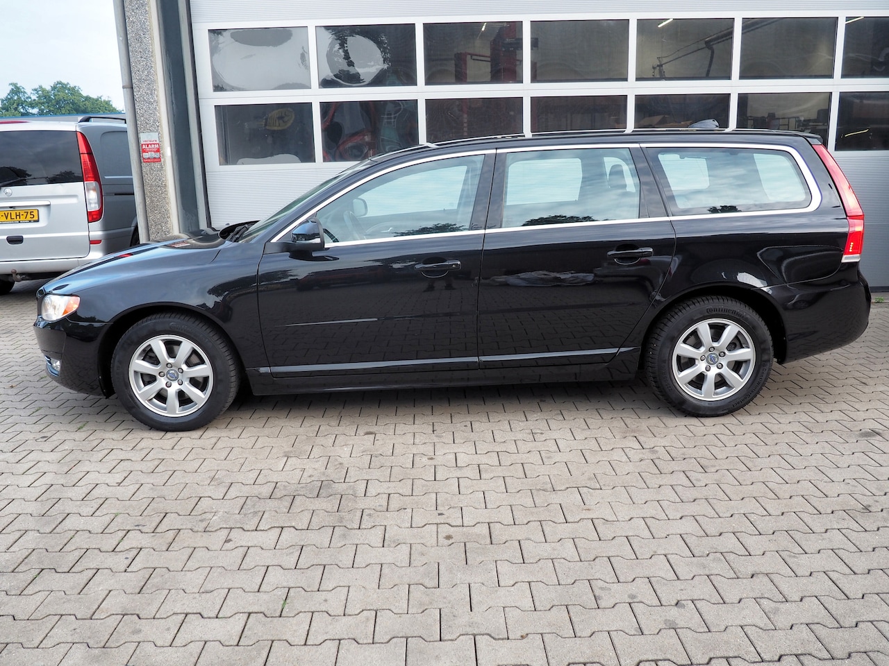 Volvo V70 - 1.6 T4 Nordic+ LEDER STANDKACHEL TREKH. CLIMA
