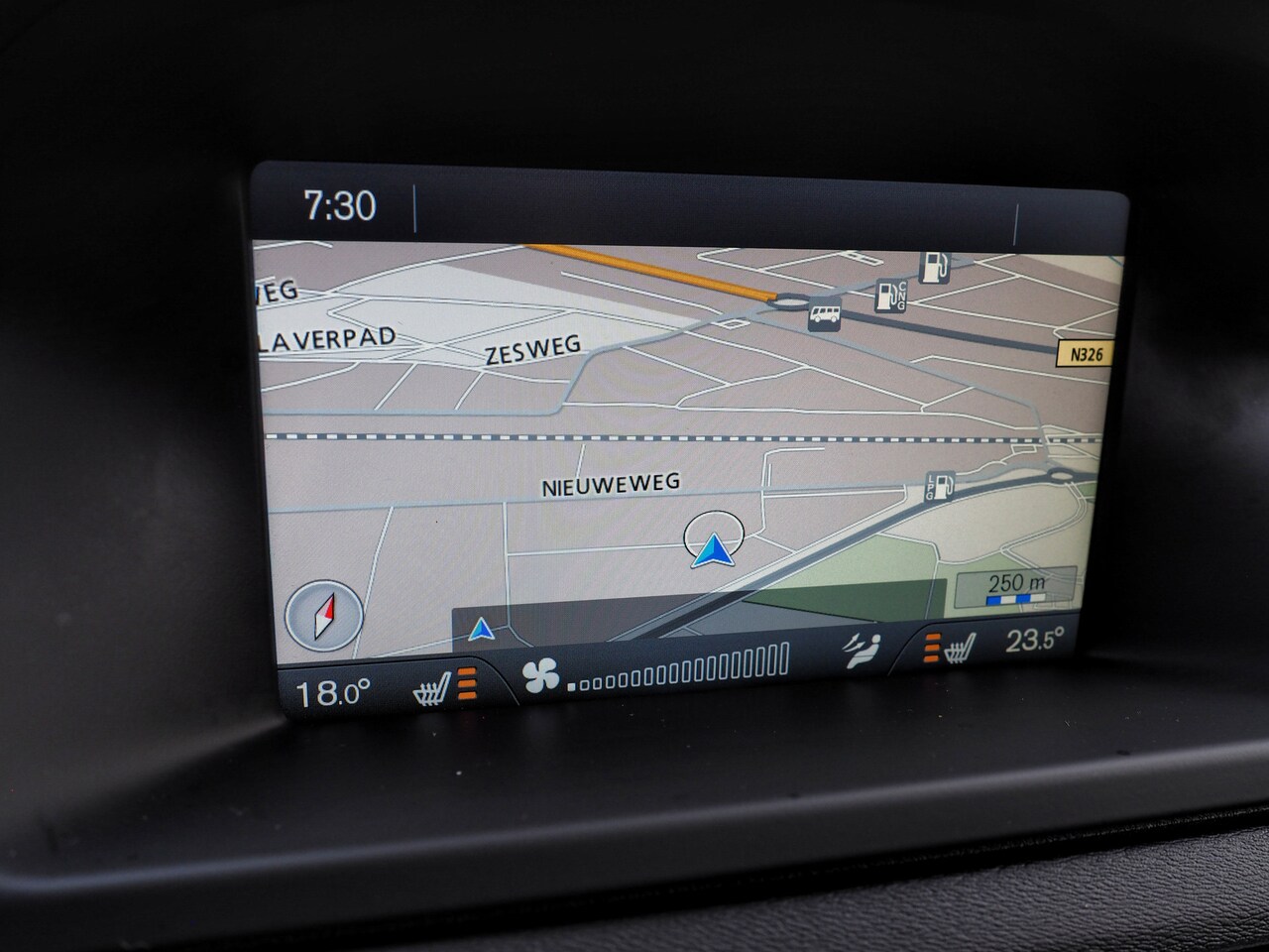 Volvo V70 - 1.6 T4 Nordic+ LEDER STANDKACHEL TREKH. CLIMA