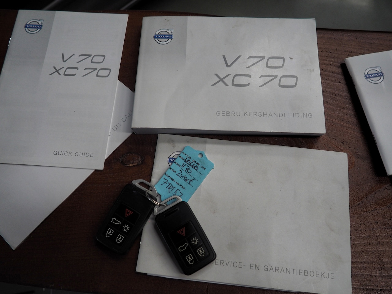 Volvo V70 - 1.6 T4 Nordic+ LEDER STANDKACHEL TREKH. CLIMA