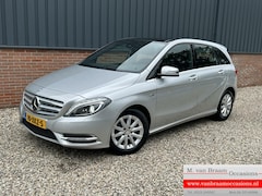 Mercedes-Benz B-klasse - 200 Automaat/Leer/Pano/Memory-Stoelen