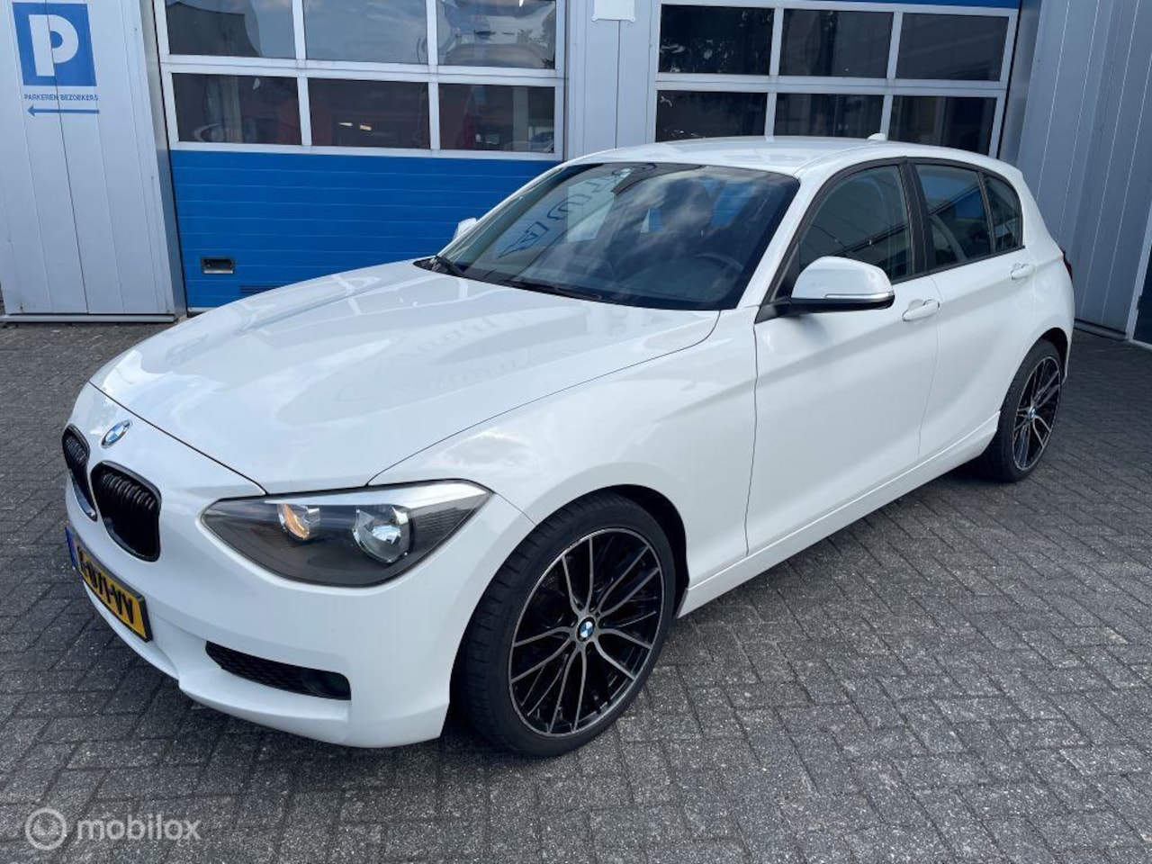 BMW 1-serie - 114i Upgrade Edition 2012 Wit *Nw motor(188dkm)* - AutoWereld.nl
