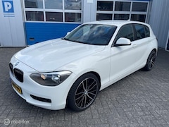 BMW 1-serie - 114i Upgrade Edition 2012 Wit *Nw motor(188dkm)