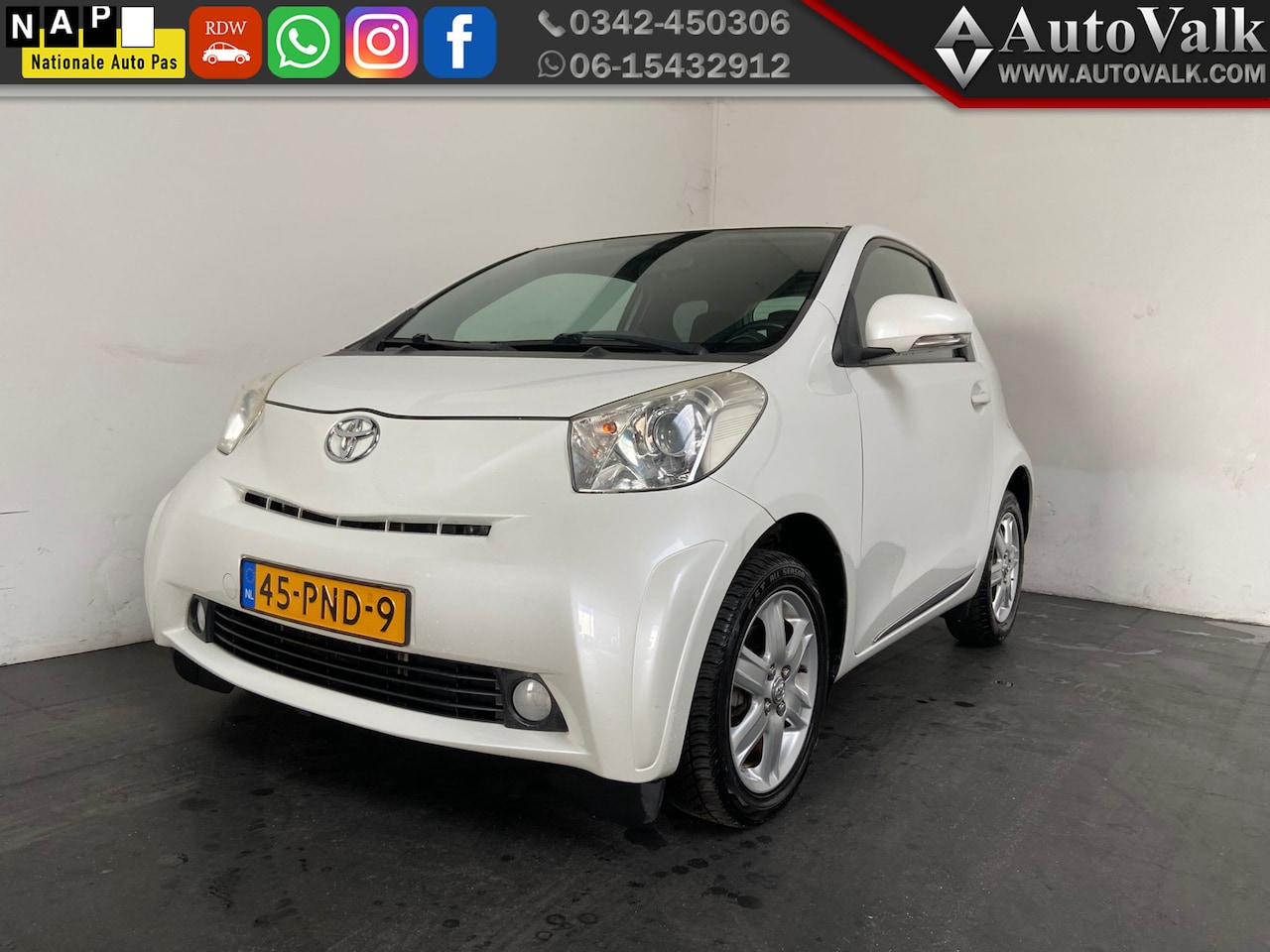Toyota iQ - 1.0 VVTi Comfort 1.0 VVTi Comfort - AutoWereld.nl